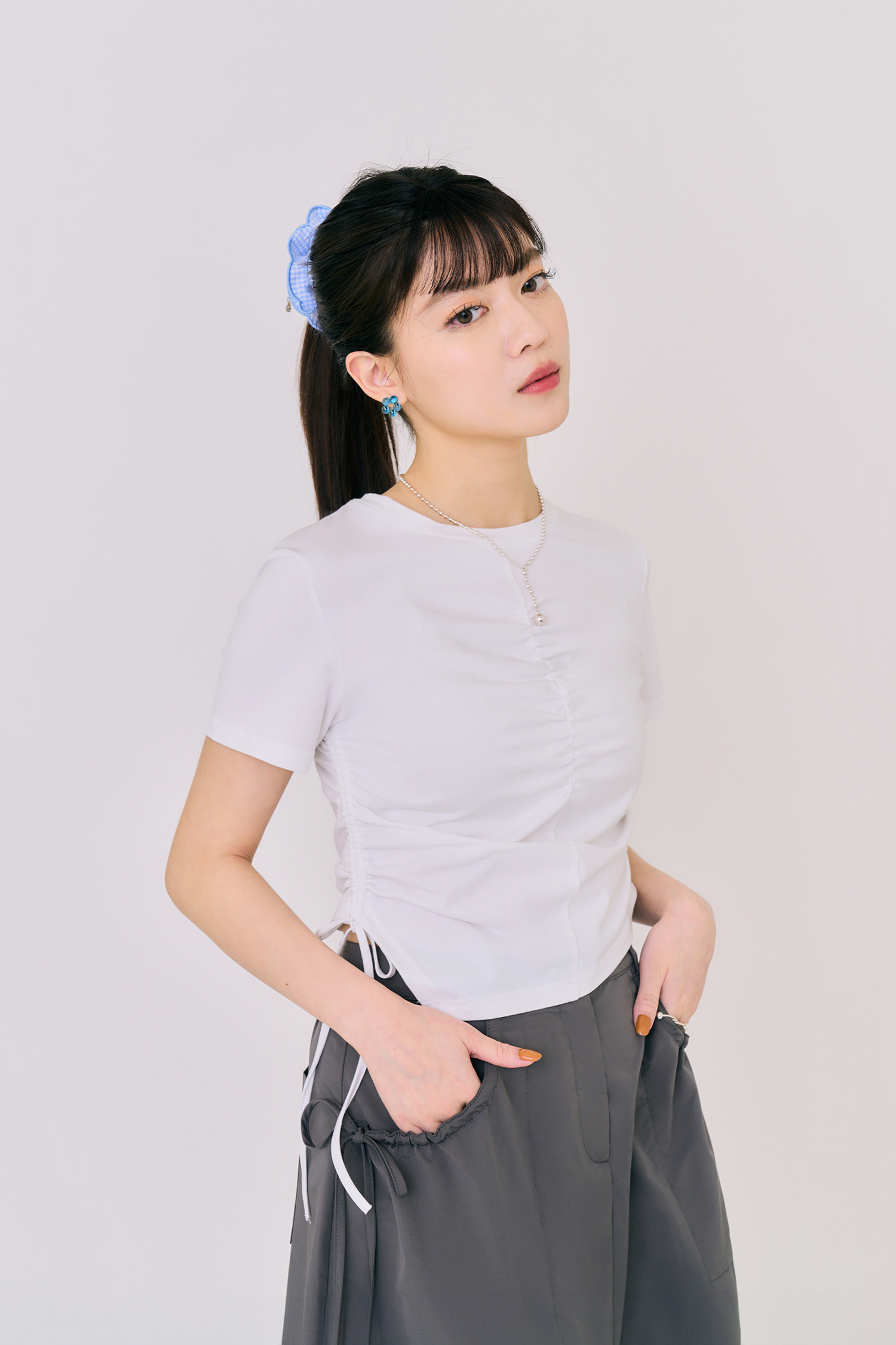 精緻女孩側抽繩上衣