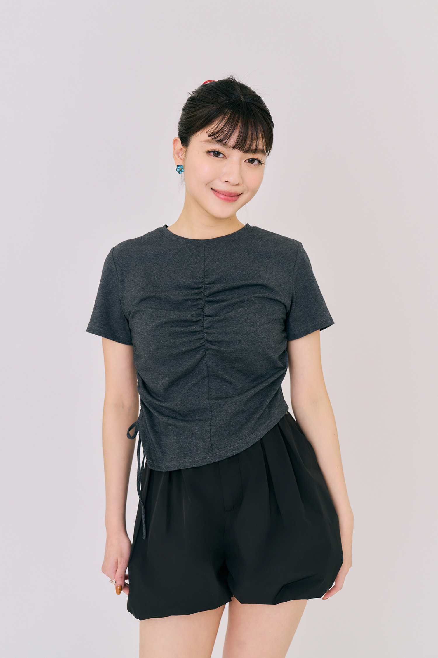 精緻女孩側抽繩上衣
