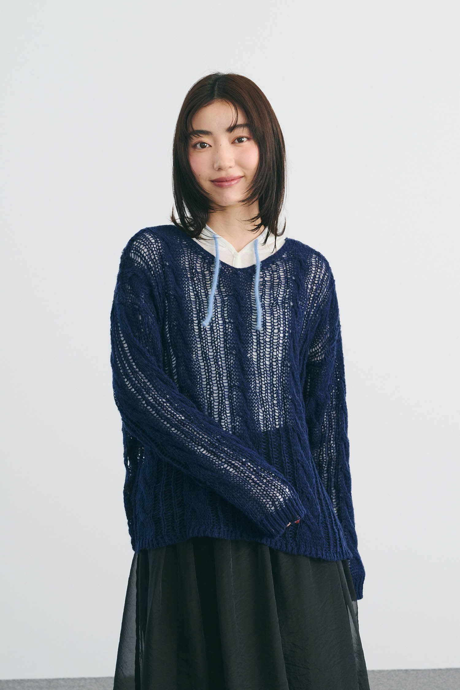 一針一線簍空上衣