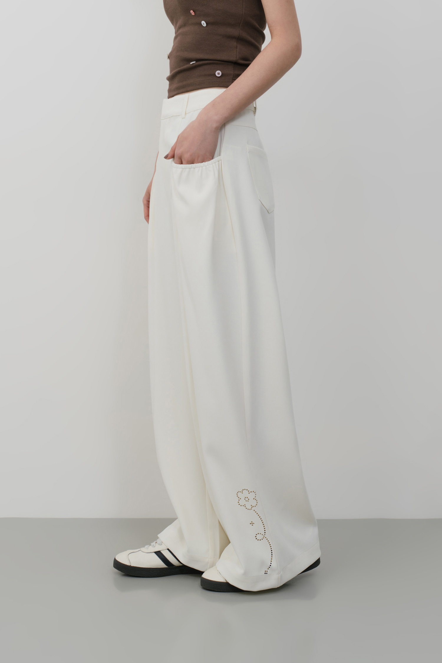 鏤空小花西裝褲