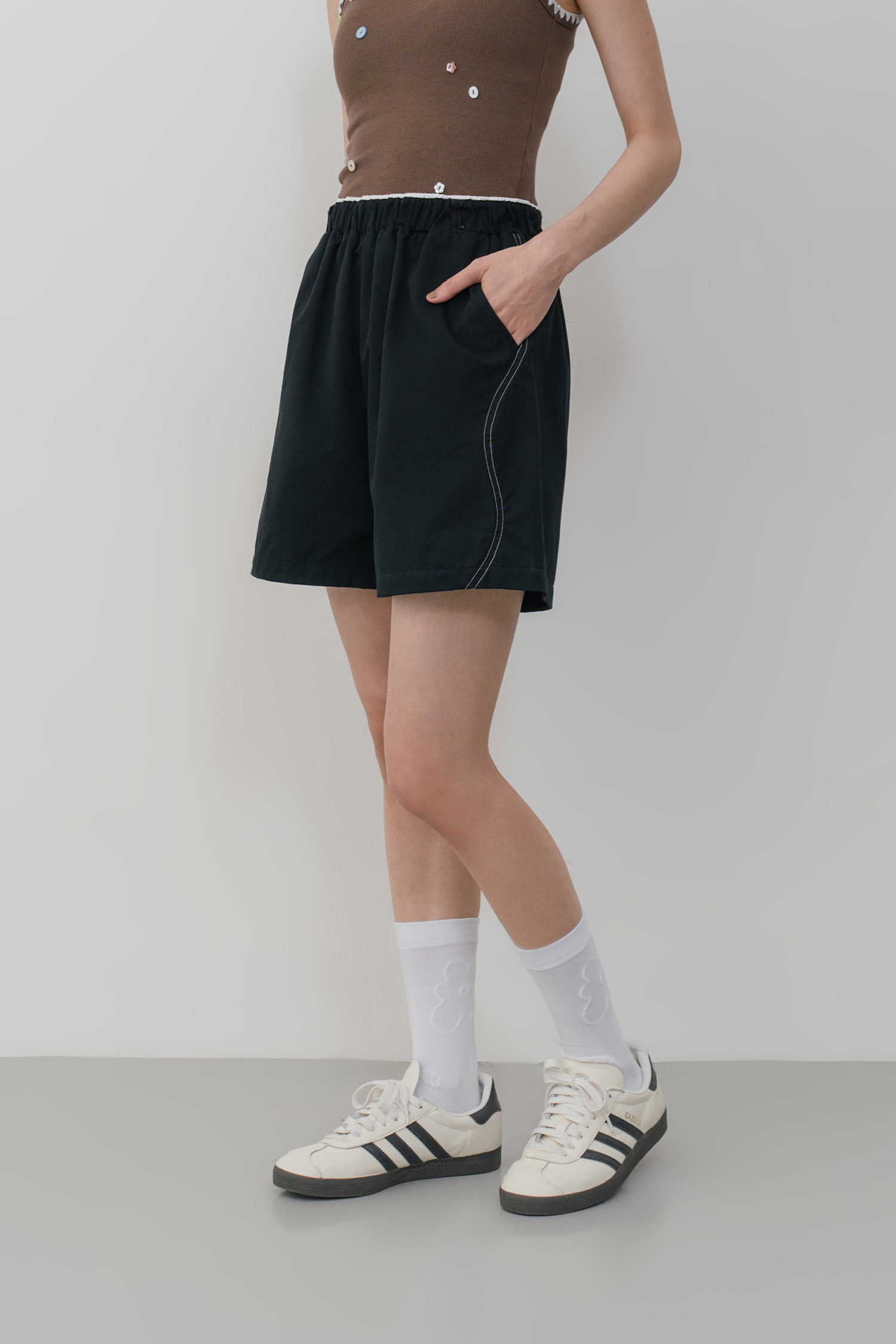 小波浪剪接短褲