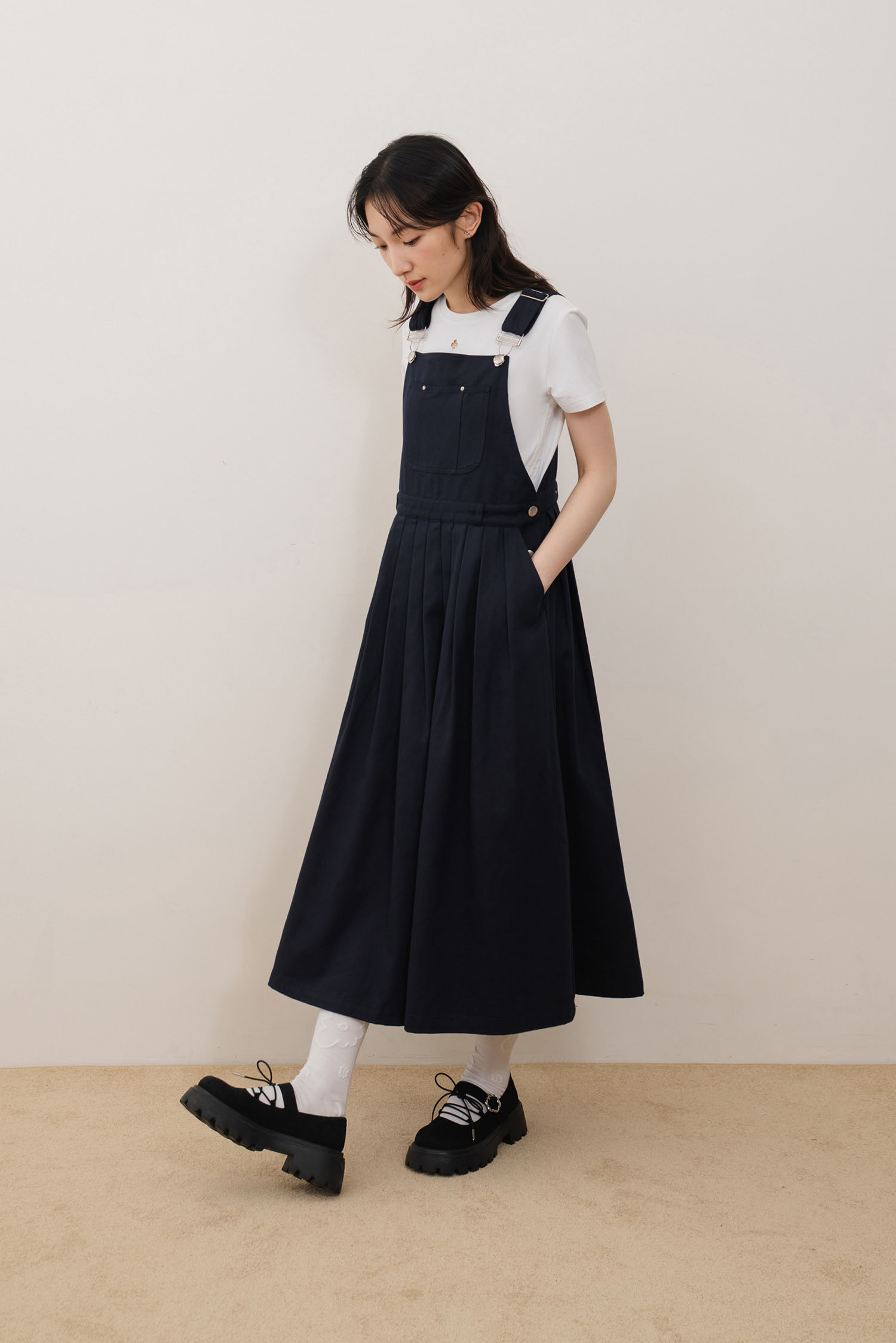 遊戲小花吊帶背心洋裝