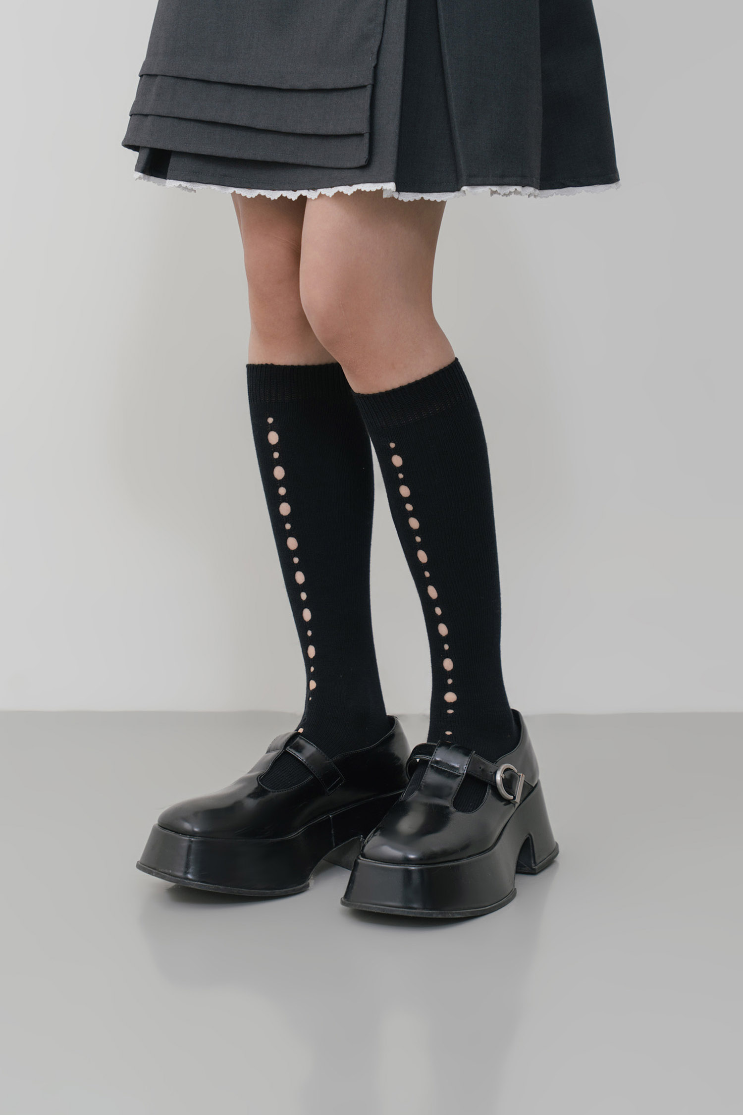 簍空點點長筒襪